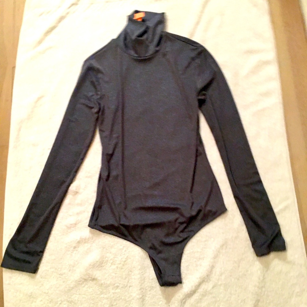 BCBG turtle neck